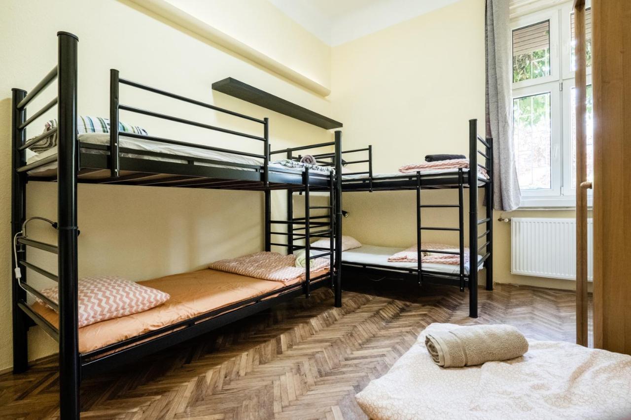 Baroque Hostel & Coworking Budapest Extérieur photo