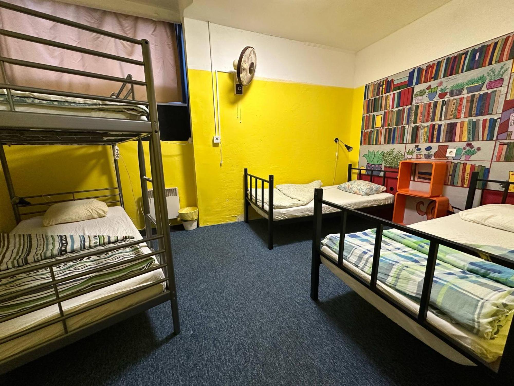 Baroque Hostel & Coworking Budapest Extérieur photo