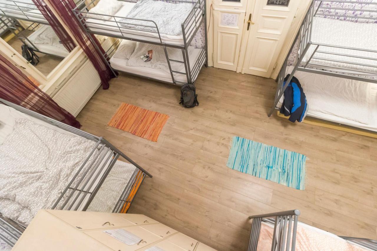 Baroque Hostel & Coworking Budapest Extérieur photo