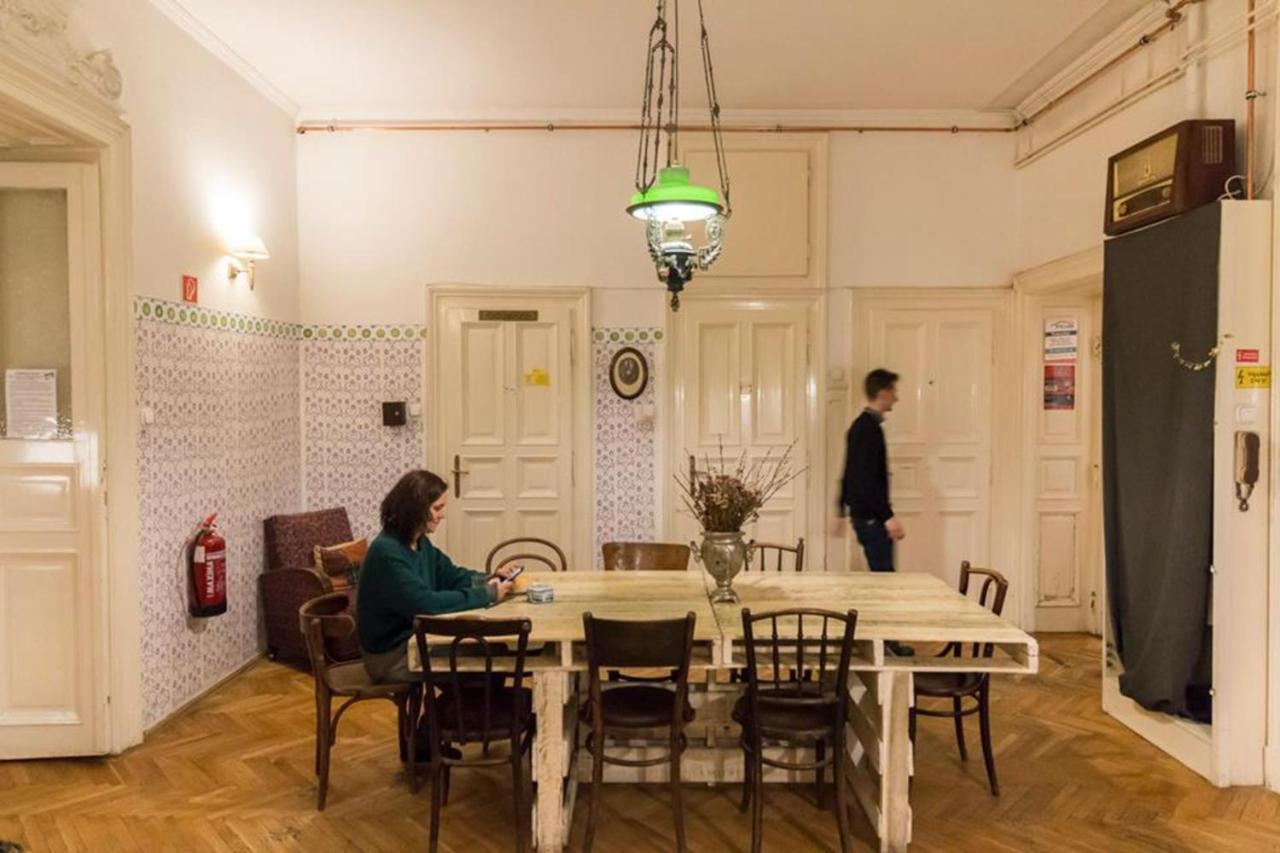Baroque Hostel & Coworking Budapest Extérieur photo